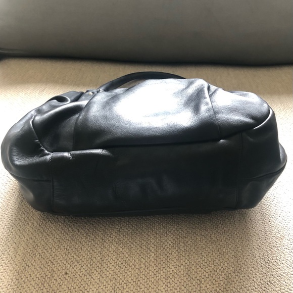 Prada soft black leather handbag. Vintage. Excellent condition. - Picture 5 of 9